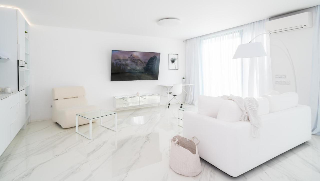 Apartament Emirates White Sensation Sofia