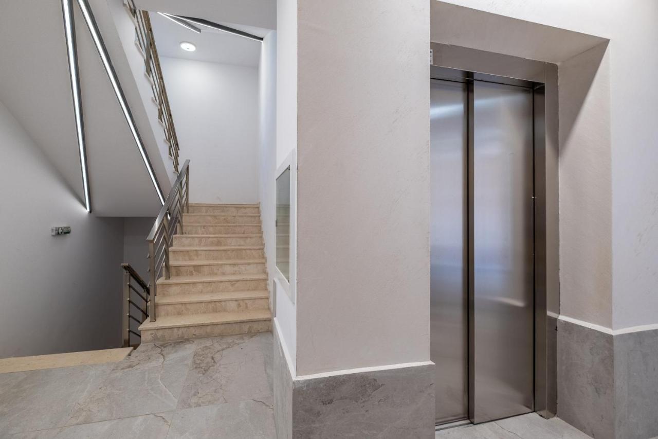 Apartament Emirates White Sensation *